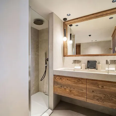 Moderne à Avec Sauna Et Jacuzzi - Fr-1-562-89 Chalé