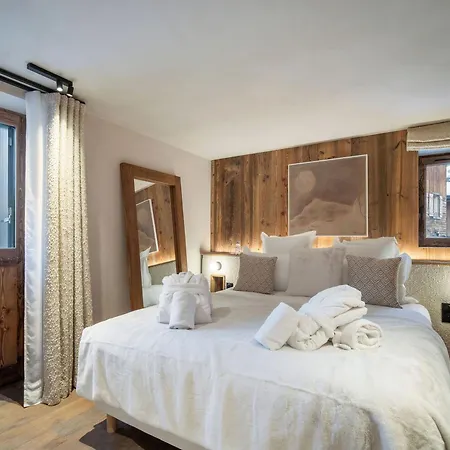Moderne à Avec Sauna Et Jacuzzi - Fr-1-562-89 *